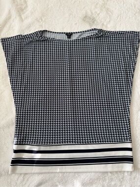 Ann Taylor Navy & White Patterned Short Sleeve Top